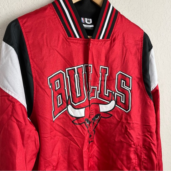 NBA Basketball Chicago Bulls Button Up Varsity Track Jacket - Picture 5 of 9